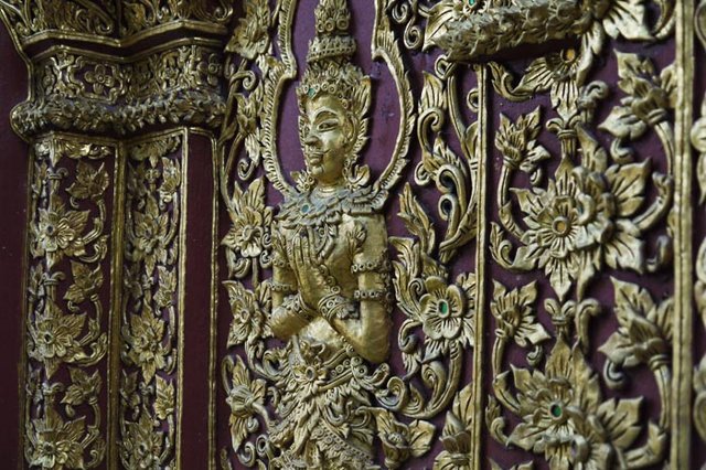 фрагмент буддистского храма в Таиланде, фотографии в цвете Тайланда