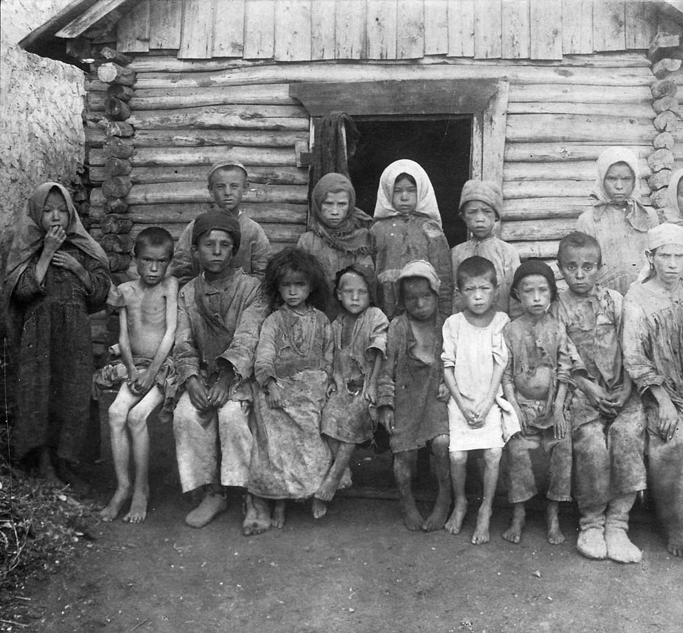2736 Россия во мгле: 1921 1923 годы глазами западных фотокорреспондентов 
