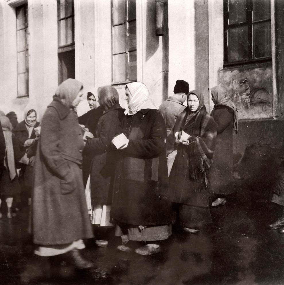 3912 Россия во мгле: 1921 1923 годы глазами западных фотокорреспондентов 