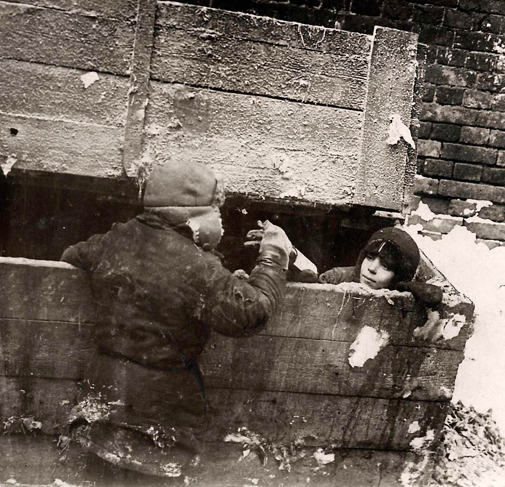 5114 Россия во мгле: 1921 1923 годы глазами западных фотокорреспондентов 