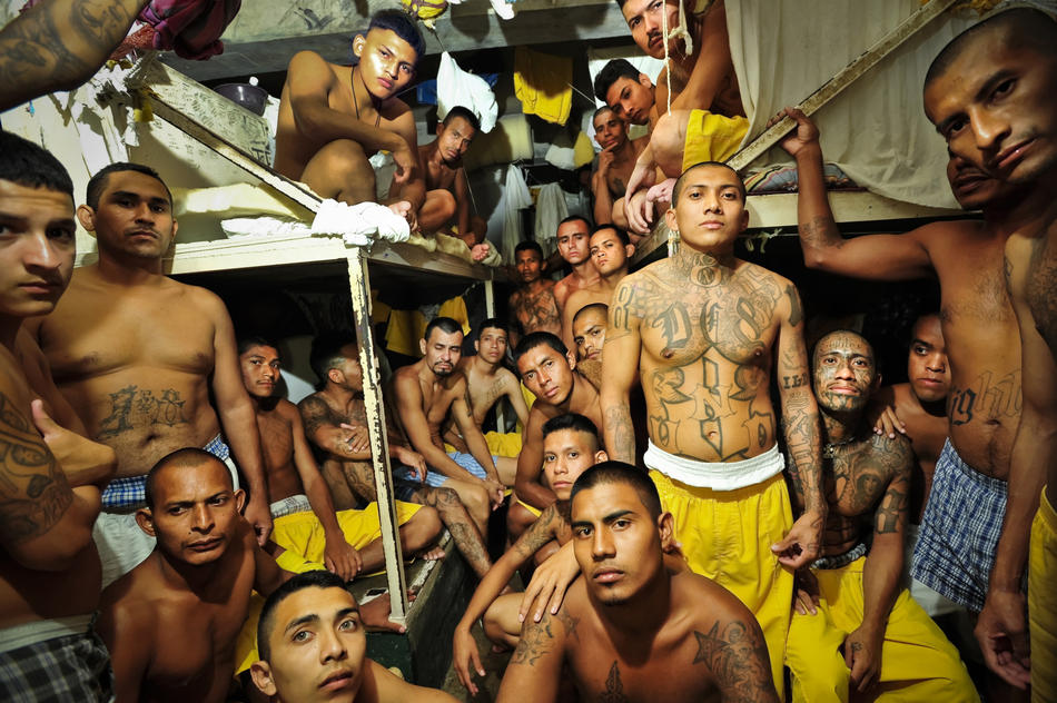 prison01 Латиноамериканские тюрьмы: мужская и женская