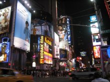 Times Square / центральная площадь в Манхеттене, Нью-Йорк