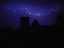 Lightning / ***