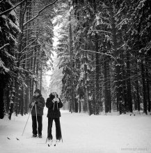 юная пара... / ...возможно и первая любовь!
P.S.только что выпавший снег придает лесу необыкновенную свежесть,чистоту и красоту!Хорошее время для прогулок!