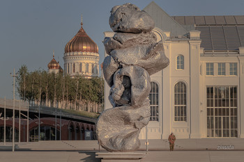 Глина / Скульптура временно посетившая Москву