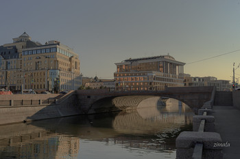 Утро с первыми лучами / Москва, рассвет