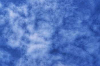 &nbsp; / Here is another cloud being looking over his shoulder.