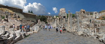 Прогулка по &quot;проспекту&quot; / Живописные остатки древнейшего (11 век до н.э.) античного города Эфес в Турции