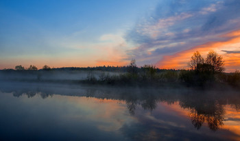 Утренний туман. / Озеро Сосновое перед восходом. Мещера.