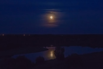 &nbsp; / ночь река луна