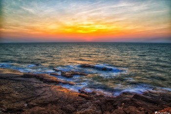 Аравийское море / Кандолим – один из лучших пляжей Северного Гоа. Он расположен на берегу Аравийского моря, около одноименного поселка. Пляж давно облюбовали поклонники отдыха в этом индийском штате.