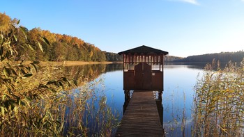 Утро на озере Мариново. / Прекрасное место для отдыха с семьёй. &quot;Избушка там на курьих ножках, Стоит без окон, без дверей!...&quot;