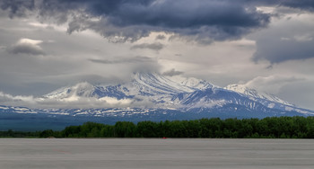 cloud wave / Камчатка. Горы у взлётной полосы аэропорта Елизово.