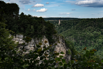 &nbsp; / Helfensteiner Turm bewacht das Tal deer Vils