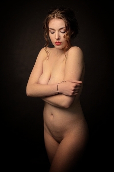  / ***