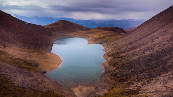 Озеро горных духов / Озеро между отрогов Курайского хребта, высота около 2600 метров