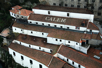 Calem / Портвейн Calem – это потрясающее португальское вино с очень приятным вкусом и ароматом.