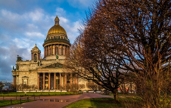 Ноябрь 2021 в Санкт-Петербурге # 08 / 20 ноября 2021. Санкт-Петербург,Исаа́киевский собо́р (официальное название — собор преподо́бного Исаа́кия Далма́тского)