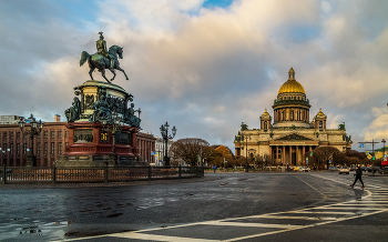 Ноябрь 2021 в Санкт-Петербурге # 10 / 20 ноября 2021. Санкт-Петербург, Исаа́киевский собо́р и Памятник Николаю I