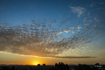 Восход над Иудейскими горами / Снимок сделан 3 декабря из города Нетания.