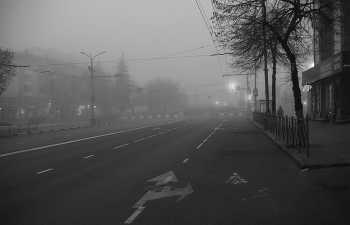 В ноябрьских туманах... / Раннее утро...