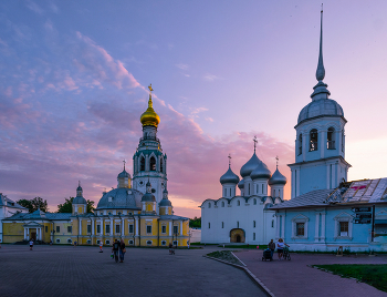 Сиреневый вечер / лето, вечер, Вологда