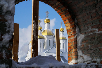 Без названия / Вид на купола Благовещенской церкви. Арзамас.