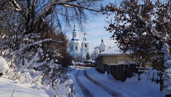 В погожий полдень / Вид на Смоленскую и Рождественскую церкви. Арзамас.
