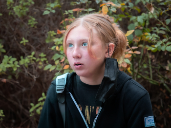 Вышла девчонка из леса / .....