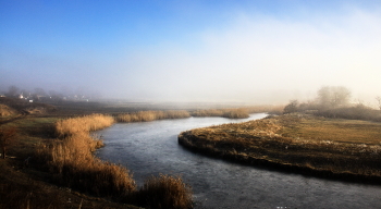 Утро туманное... / Туманная дымка, изгиб реки, берега