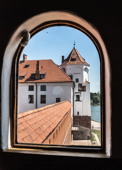Окно в Европу / Древние замки