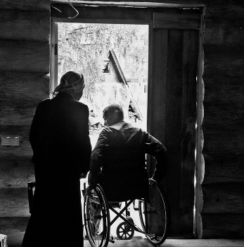 осле службы / Инвалид после службы в Белобережском храме