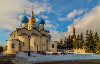 Конец зимы в Казани 05 / Благовещенский собор Казанского кремля и Ба́шня Сююмбике́