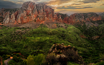 Красные скалы. / Дорогами Закавказья. Армения.