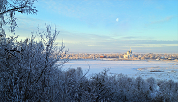Было морозное февральское утро / Вид на село Выездное.