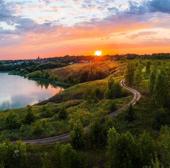 Дорога домой / Та самая Русь. 
Окрестность села Сезёново, Лебедянский район, Липецкая область.