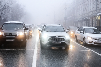 Улица.... / Апрельские туманы в городе...