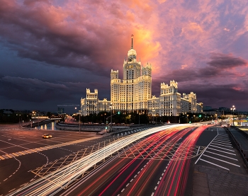 Жилой дом на Котельнической набережной / Город Москва (Россия)
Статьи об Искусстве VK, FB и Flickr:
https://vk.com/ARTYOMMIRNIY
https://www.facebook.com/ARTphotoRU/
https://www.flickr.com/photos/r-tyom
______
https://t.me/ARTYOMMIRNIY
https://500px.com/R-TYOM
https://www.instagram.com/ARTYOM_MIRNIY
Copyright© Artyom Mirniy / Артём Мирный