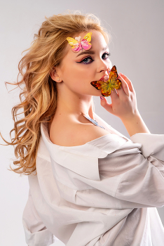 Тишина / модель Валерия Бабукова
визаж и волосы Мария Гурянова
локация фотостудия «ФотоЦех»