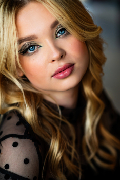 Лера в чёрном платье / модель Валерия Бабукова
визаж и волосы Валерия Корепина
локация фотостудия «Каталея»