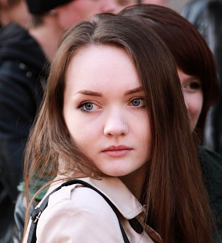 Портрет прохожей / ***