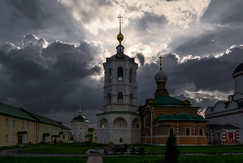 перед грозой / лето, Подмосковье, Николо-Пешношский монастырь