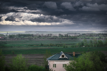 Вид с окна. / За горизонтом Казахстан.
