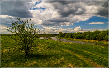 Облака над Клязьмой .. / 14 мая 2022 года. река Клязьма у города Дрезна, Восток Московской области