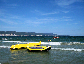 На прогулке / море