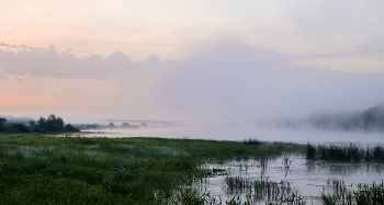 Туман на озере. / Летние туманы на рассвете. Озеро Исток.