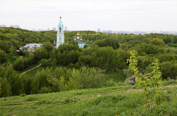 церковь Рождества Богородицы в Крылатском / май 2022