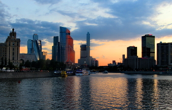 Закат на Москва-реке / Москва.