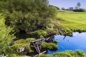 У старого моста / В деревне