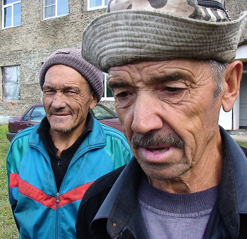 Люд бывалый / Два состояния.
(Старое фото)